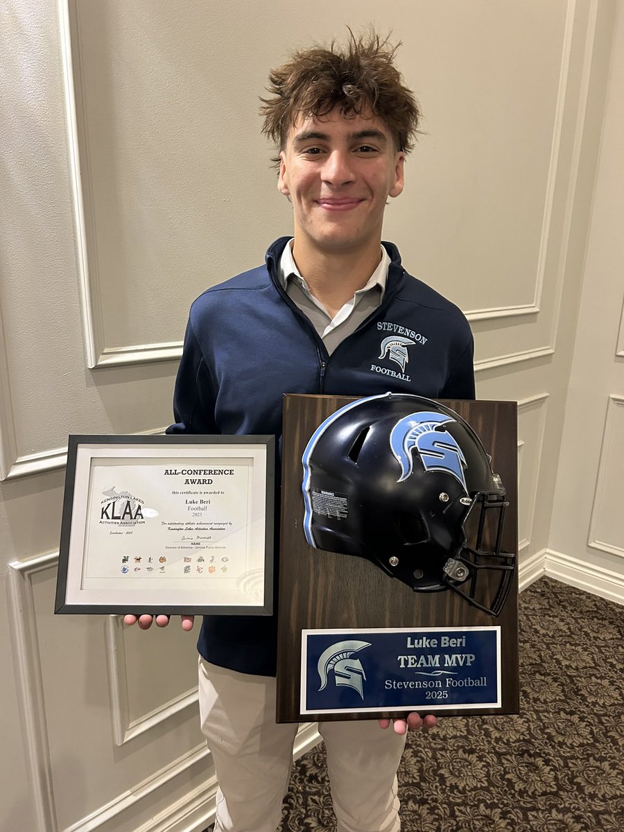 #AGTG Proud to be named Team MVP! 
<a href="/SHSSpartanFB/">SHS Football</a> <a href="/folsomwrites/">Brandon Folsom</a> <a href="/RandyMicallef/">Randy Micallef</a> <a href="/nicoa13/">Coach Nico Acosta</a> <a href="/AllenTrieu/">Allen Trieu</a>
