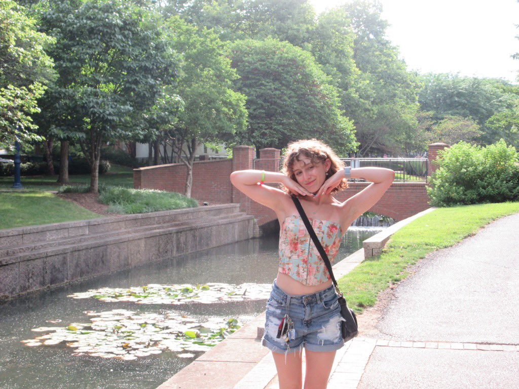 dowderadorer's tweet image. hi #hockeytwt, i’m rue !

─── ･ ｡ﾟ☆: .☽ . :☆ﾟ. ───

☆ #ALLCAPS 
☆ number one nic dowd enjoyer
☆ 18, she/he ⚢
☆ i love some silly stats !
☆ i also ride horses, love music, and anime :0
☆ i’m studying prevet and equine science rn !

let’s be moots 🌟