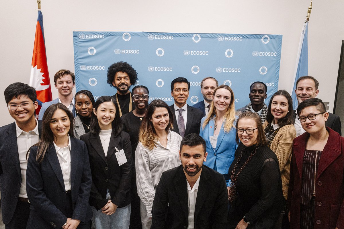 UNECOSOC's tweet image. Pleased to meet the winners of the Moonshot Awards. Your creativity and innovation show the hope and leadership needed to advance the #2030Agenda &amp;amp; #SDGs. 

As @UNECOSOC President, I emphasized how young people are driving change, inspiring solutions and helping build a more…