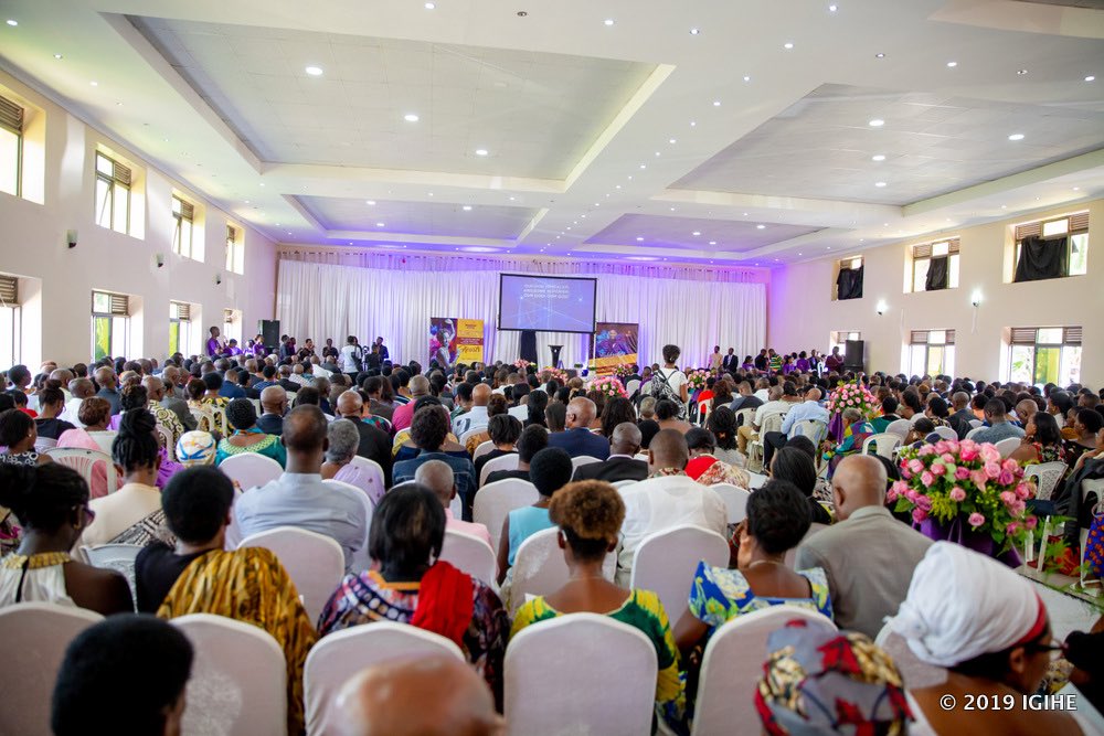 SamuelBaker_B's tweet image. 4/5. This is not an isolated case. Unanswered killings, mysterious “accidents,” and disappearances have become disturbingly common under Kagame’s rule. Each one raises the same haunting question: what is the regime hiding?

Alexia’s murder has become a symbol of how Kigali’s…