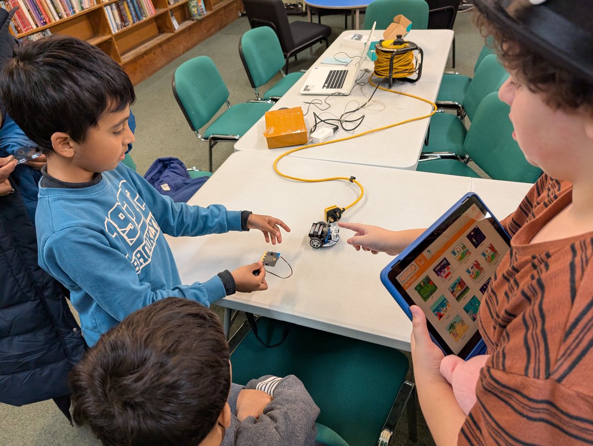 WirralCode's tweet image. We have another good Wirral @CodeClub session at @WirralLibraries Wallasey Central :D