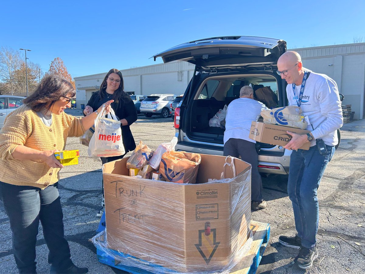 THANK YOU to everyone who contributed to <a href="/NoblesvilleIN/">City of Noblesville</a>’s food drive! These donations were collected over the past week by the city departments amid the federal government shutdown and were donated to White River Christian Church Food Pantry. 

This food drive led into