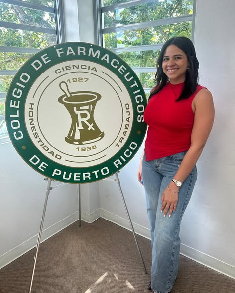 Nos llena de orgullo dar la bienvenida a nuestros nuevos colegiados, profesionales que se unen al gremio comprometidos con la salud, la educación y el bienestar de Puerto Rico. 
Su incorporación fortalece nuestra misión y representa el futuro de la farmacia en la Isla.