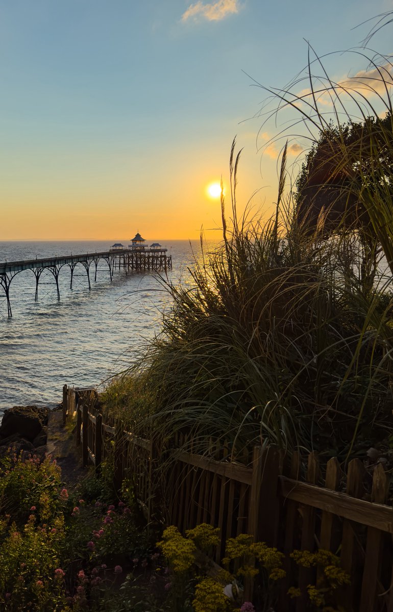 Ktuck_79's tweet image. Don’t bow down to PIER  pressure!! 

But, post a picture of a pier if you have one! 

#PhotographyChallenge 
#Pier