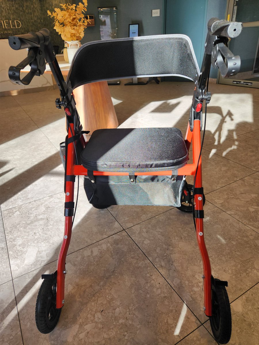 Box_Box_Box_Now's tweet image. New wheels!  I need some Ferrari stickers and need to start a Saturday Night cruise club 😂 
See you tonight at 10pm
 if I don&apos;t wear myself out walking👍
#TBTXFILES