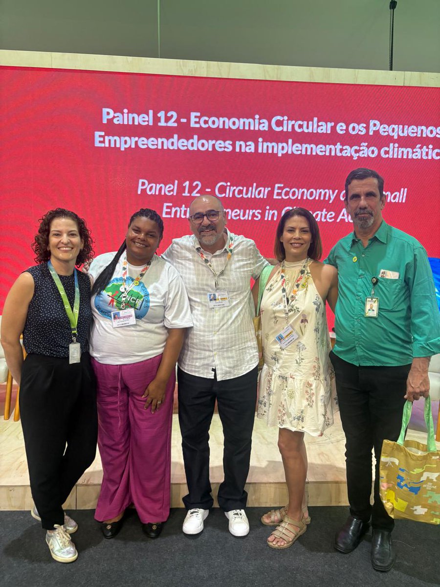 ¡Estamos en la #COP30! Romina Malagamba nos representa junto a colegas de @fundacionavina, presentando la metodología de #LatitudR que posiciona a las y los recicladores como actores clave en la reducción de emisiones y en la construcción de una #EconomíaCircularInclusiva.