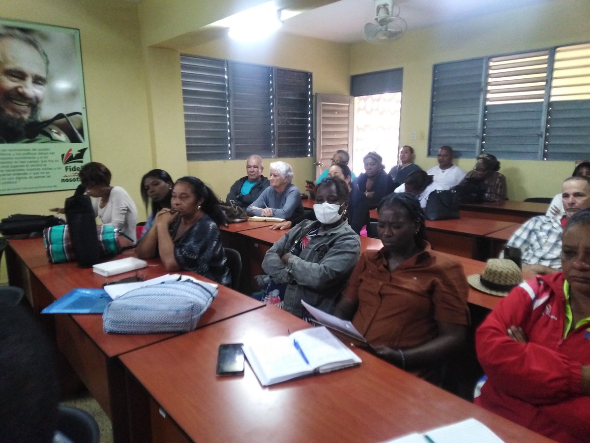 cantillo_euler's tweet image. Reunión de la demarcación del consejo popular Reparto Nuevo en Artemisa donde rinde cuenta su presidenta sobre el cumplimiento de sus atribuciones.
#ArtemisaJuntosSomosMás
#PoderPopular #PoderDelPueblo