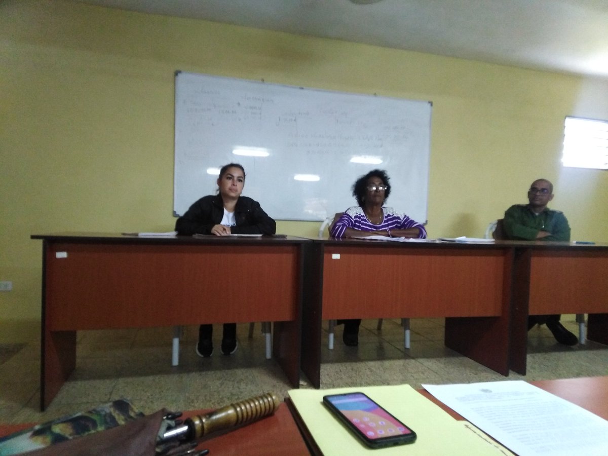 cantillo_euler's tweet image. Reunión de la demarcación del consejo popular Reparto Nuevo en Artemisa donde rinde cuenta su presidenta sobre el cumplimiento de sus atribuciones.
#ArtemisaJuntosSomosMás
#PoderPopular #PoderDelPueblo