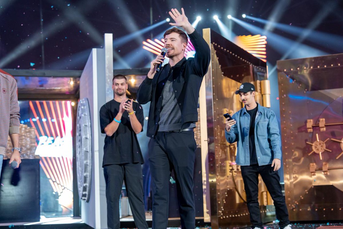 اللي يدور تجربة مختلفة يلقىها في #بيست_ارينا كل زاوية فيها تحدي جديد وأجواء تخليك تعيش الحماس من أول لحظة بكل تأكيد😎👏
#موسم_الرياض