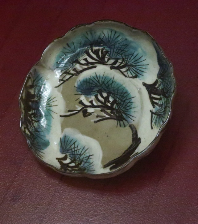 Cup with pine tree, by Ogata Kenzan, late 17th-early 18th century