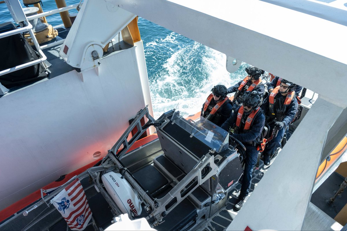USCGSouthwest's tweet photo. . @uscg Cutter Terrell Horne conducted patrol for Operation Border Trident to enhance protection of Southern California’s border &amp; ensure #maritimesafety &amp; #maritimesecurity.
We are committed to protecting lives at sea &amp; preventing casualties before they occur. #USCG #dhs https://t.co/MPfSMmiVFq
