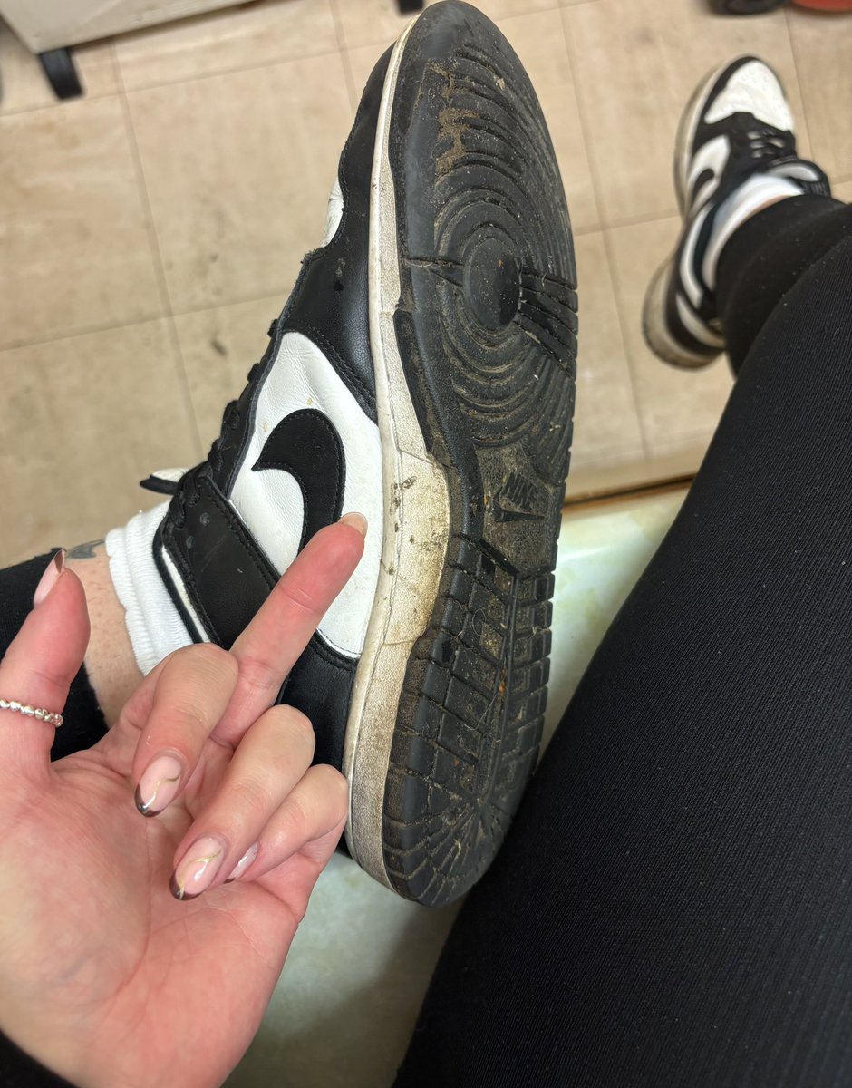 facelessbitch98's tweet image. Going on a date with a real man on Saturday, send money for our drinks so I can tell him how pathetic you all are, after all it’s the closest you will get to a date with me xoxox

Findom finsub footdom feet fetish drain kink humanatm cashslave paypig