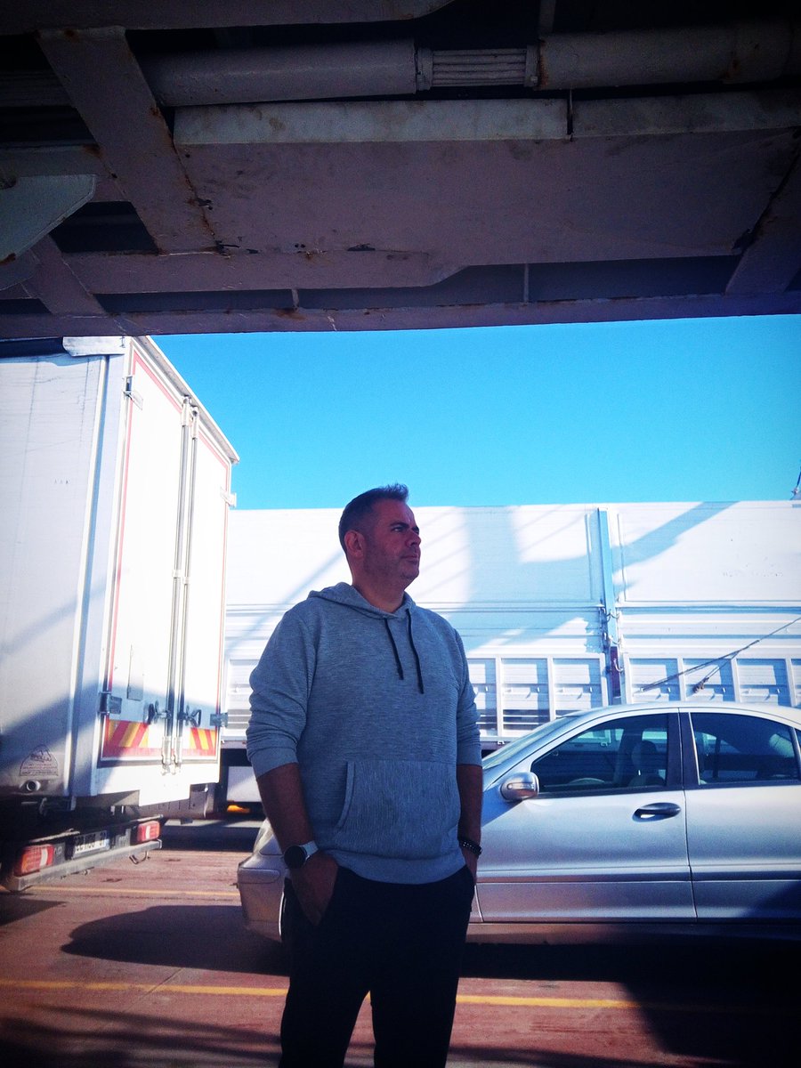 Sanki geçen hafta 43 olmamışım gibi çek kankaa 👻