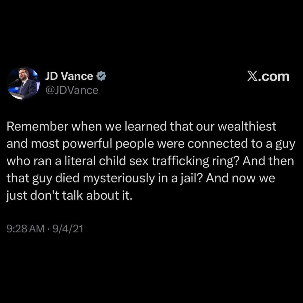 SkinnerBNation's tweet photo. @JDVance Fuck you and fuck your pedo boss, asshole. 🖕🤡💩 https://t.co/oPE49XCzSq