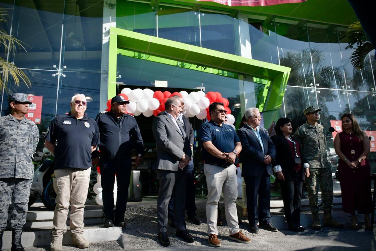 Como una muestra de confianza con el sector empresarial durante “El Buen Fin 2025”, esta mañana participamos en el Banderazo del Arranque de este programa nacional.

En SSPC Morelos, estamos listos para que este “Buen Fin 2025” los vivamos con seguridad. 

#LaTierraQueNosUne