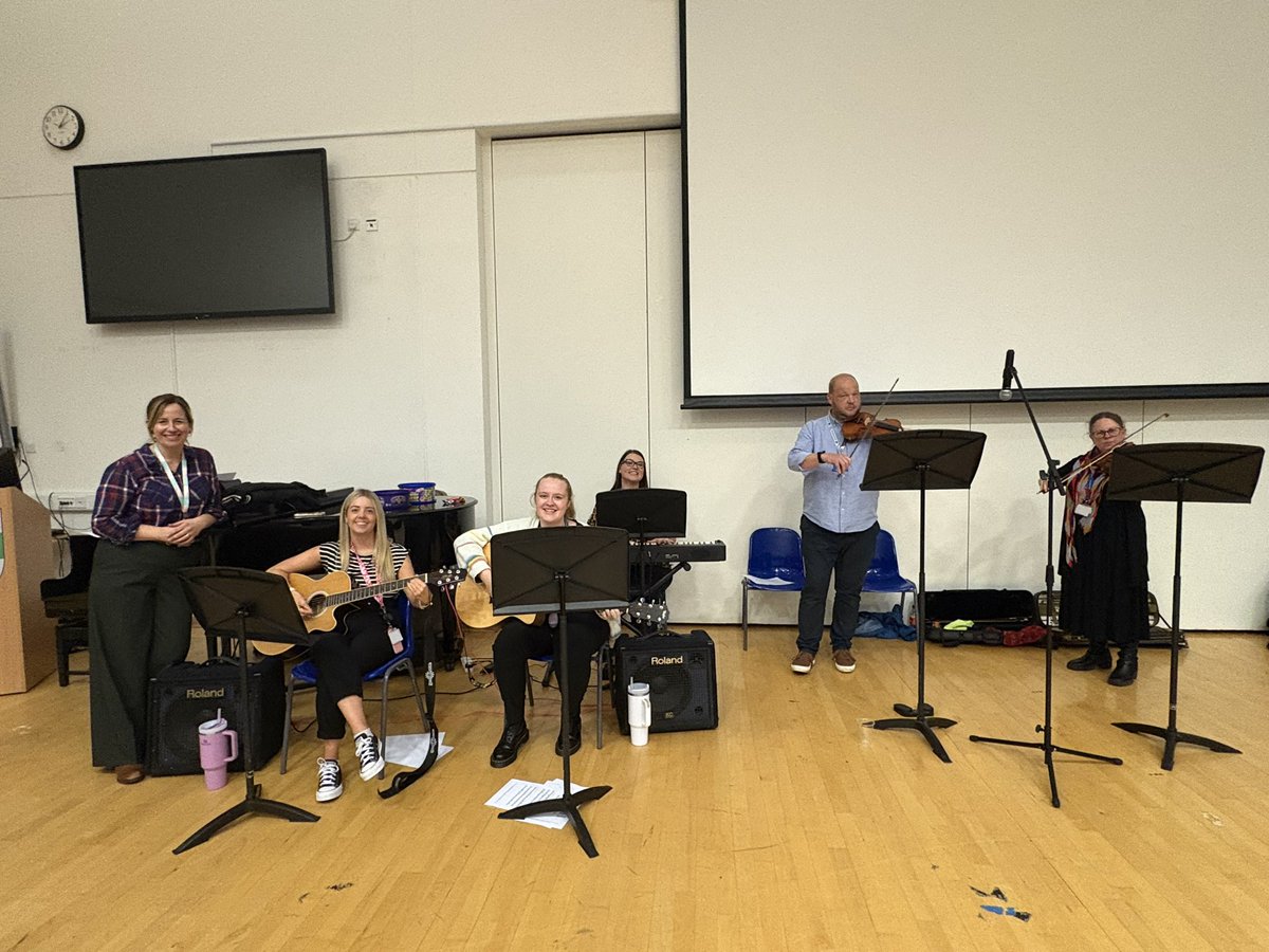 Mrs Johnston tweet media