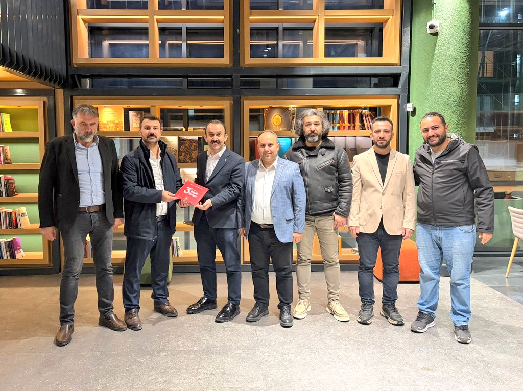 Batman vakfımızın kıymetli yönetimini Yeniden Refah Partisi 3. Olağan Büyük kongremize davet ettik. 

Vakıf yönetimimize nazik kabulleri için teşekkür ederiz. 

<a href="/erbakanfatih/">Dr. Fatih Erbakan</a> 
<a href="/nuriozatatr/">Nuri ÖZATA🇹🇷</a> 
<a href="/BatmanVakfi/">BATMAN VAKFI</a>
<a href="/ilyasbastik/">İlyas BASTIK</a>