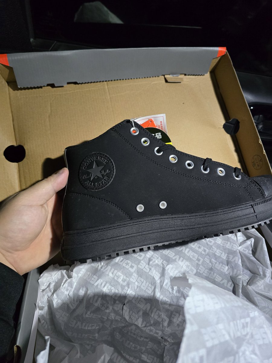 誰かこの安産靴買ってくんねぇかな、整理してたら出てきたんだけど