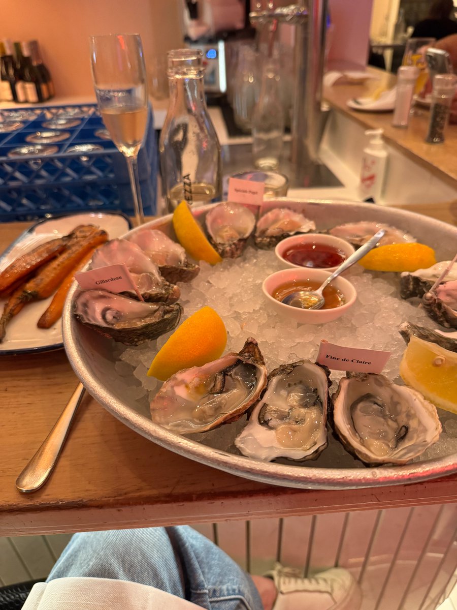 My favorite type of meal 🥂🦪