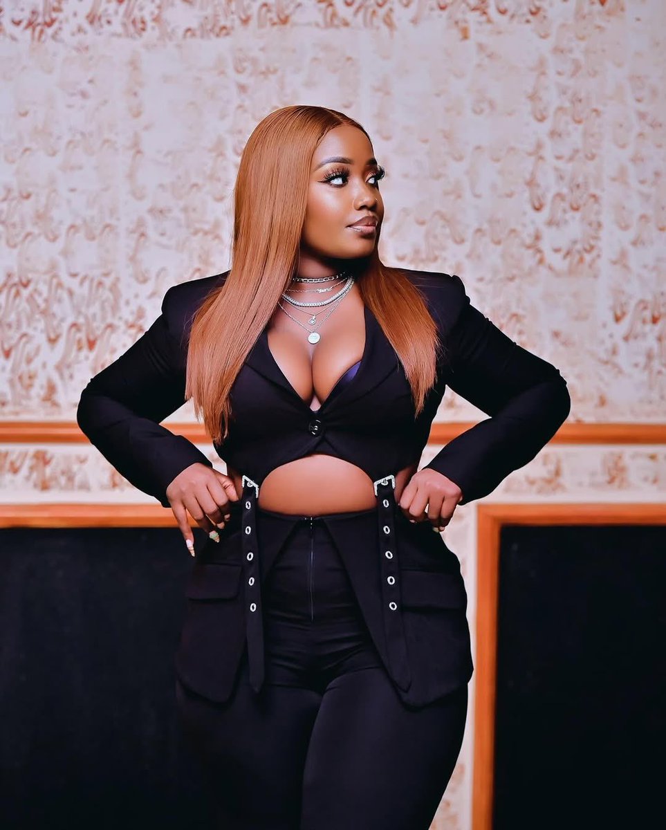 Ronnie55022807's tweet image. Lydia Jazmine is the only artist of all seasons, Respect my favorite artist and guys please let’s continue streaming to The One And Only Album.
#TheOneAndOnlyAlbum
#Ljmusic
⁦⁦⁦@LydiahJazmine⁩