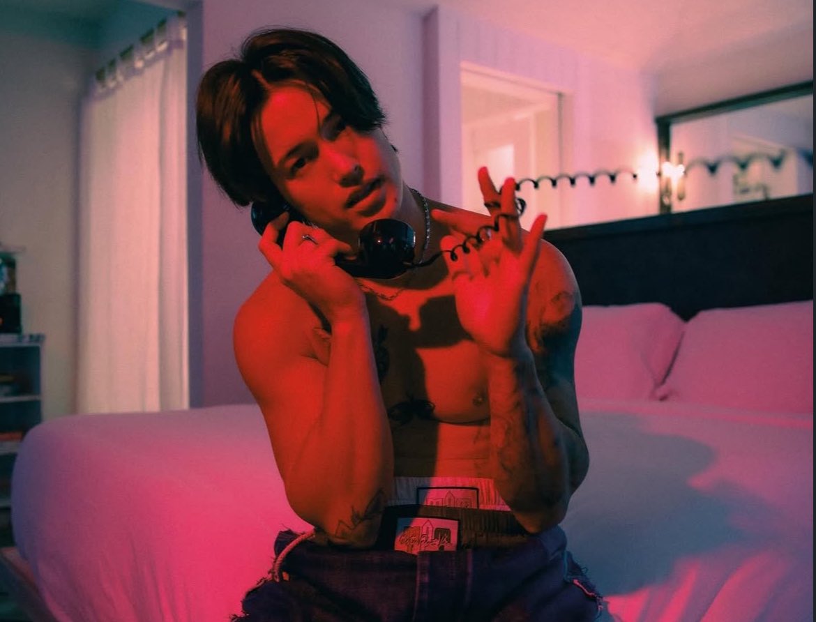 Limoreaukisses's tweet image. My twins 🤭 #genv