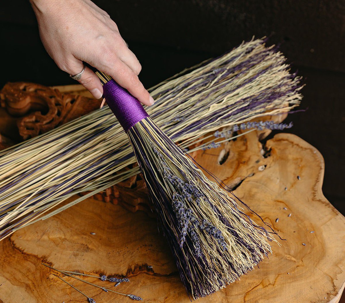 backroadport's tweet photo. Tonight at 7 pm EST we’ll send out our annual holiday gift guide, featuring unique products crafted by rural southeastern artists. Subscribe at https://t.co/UkyvYE5fJ4.
Photo courtesy of Laurel Ridge Studios. https://t.co/ArMPbRQYs9