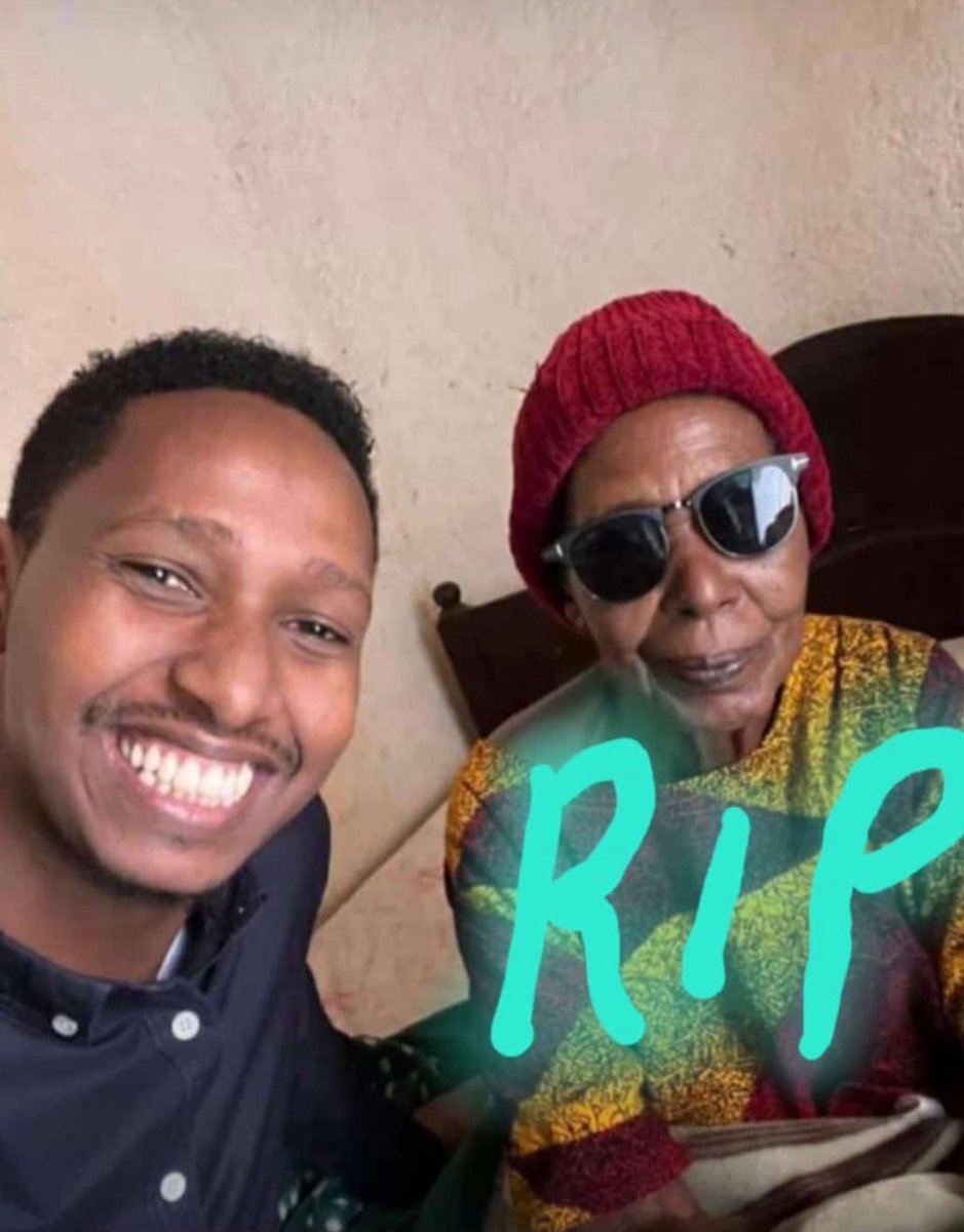 Le célèbre musicien #Israel_Mbonyi est en deuil suite au décès de sa grand-mère.