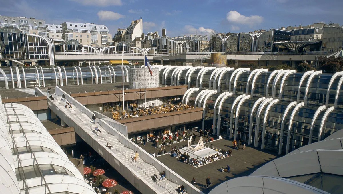 eida_twt's tweet image. j’ai tellement les fomo des halles avant la canopée genre 1er degré j’explore sur google earth et j’ai les larmes aux yeux jss dégoûtée d’avoir jamais vu ça