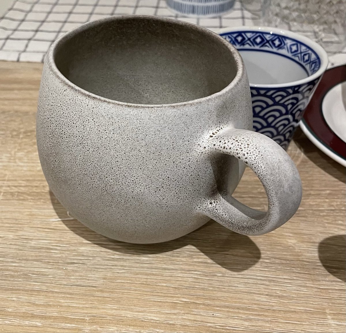 somoscode's tweet image. Well, discovered a f**ing trauma I didn’t know I had from my cancer days a few years back. Drinking from this mug revolts my stomach 🤷🏽‍♂️🤬 #Cancer