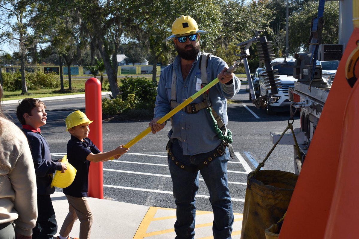 WRECCoop's tweet image. Today at Academy at the Farm Charter School.

WREC employees Josh McCall, Travis Brown, Candice Melton, and Robert Fading from our Trilby office participated in a local Teach-In event, sharing their knowledge and passion with young learners! #wreccoop
