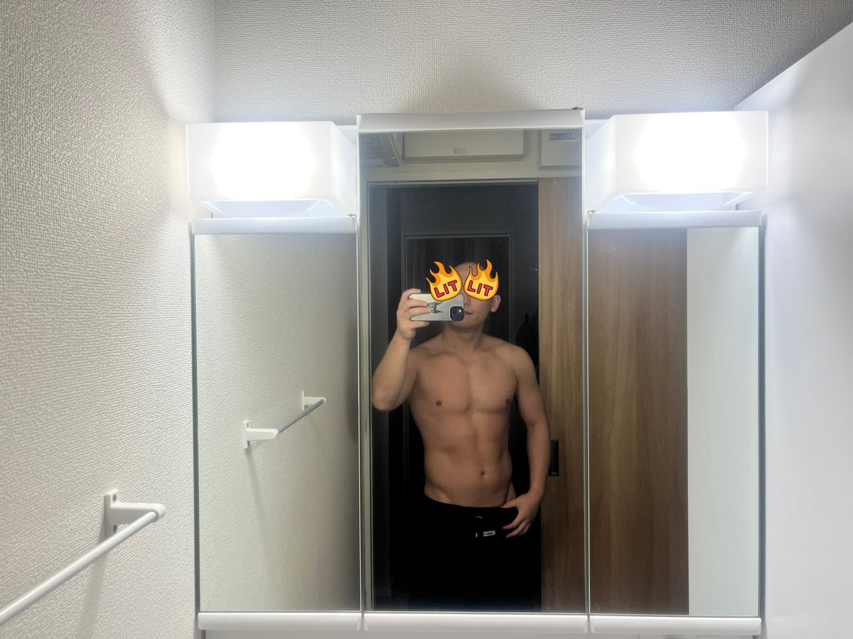 na0ki_o7o6's tweet photo. おはよう筋肉🔥
今日は肩トレ、腹トレ🔥

「人を批評していると、
人を愛する時間がなくなります」

〜マザーテレサ〜

今日も一日ポジポジでいこう！！
あなたなら出来る🔥

#筋トレ
#肩トレ
#マザーテレサ https://t.co/1xlxbzNvfL