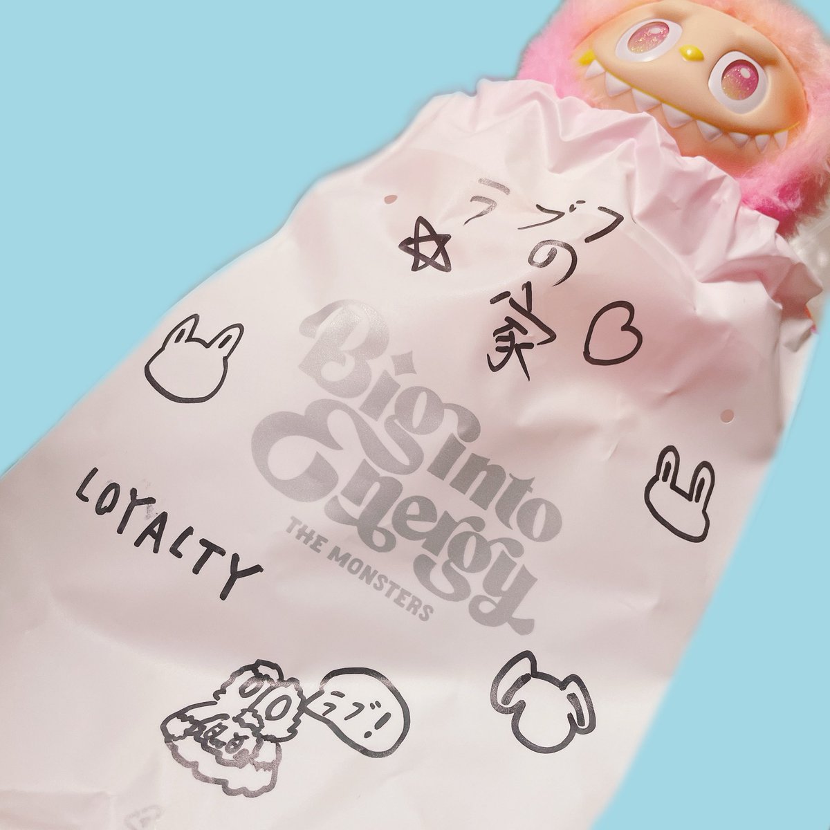 odedayo_iriam's tweet image. あおちゃん宛にラブブ届いて
一緒に開封したらマーブル模様の
可愛い子でてきた^ᕱ𐋣ᕱ^

あきらありがとう〜！！！！！🥳
コメントはバケモンだけど本当にいい奴
コメントはバケモンだけど🫵