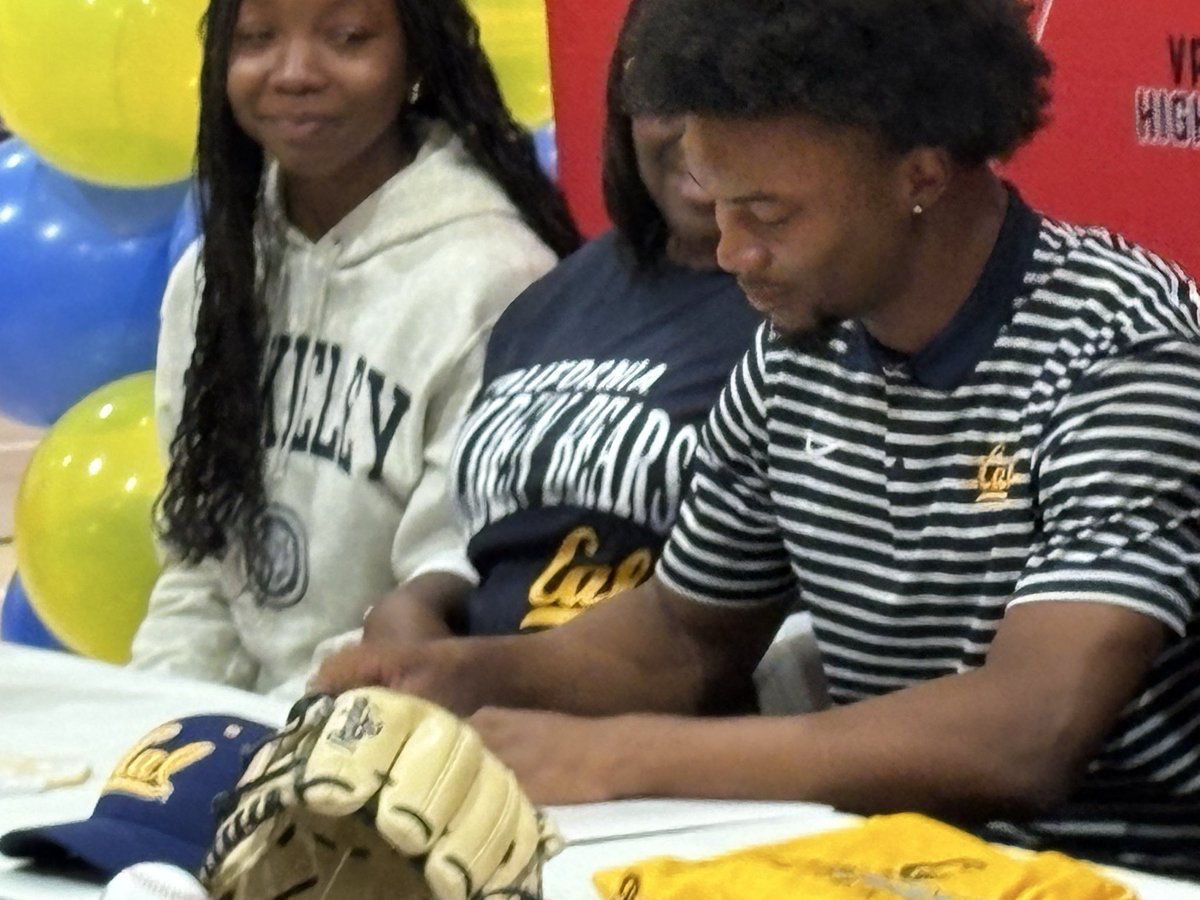 TgaseVTH's tweet photo. Vallejo High senior and baseball star David Bernstine III signs his letter of intent with Cal on Thursday. Bernstine had been verbally committed since 8th grade. Look for story soon @vjotimesherald https://t.co/KedQuwFITf