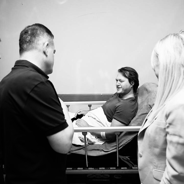 CarkCaddesi's tweet image. #SONDAKİKA
🔴Hırvatistan'da düşen Tarım ve Orman Bakanlığı'na ait yangın söndürme uçağında bir pilotumuz şehit oldu.

🔴Hırvatistan’da düşen yangın söndürme uçağında şehit olan pilot Hasan Bahar’ın, ağustos ayında Muğla’daki uçak kazasından yaralı kurtulduğu ortaya çıktı.