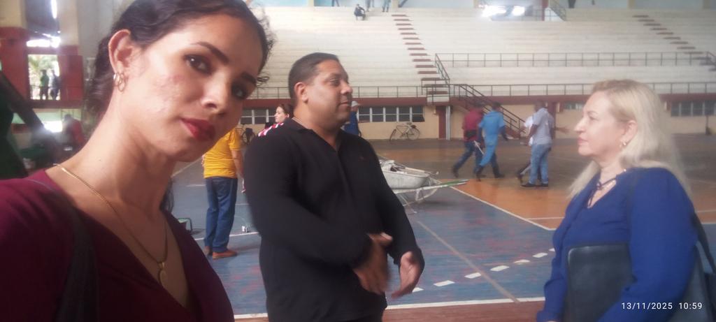 Yanet_SNTCTunas's tweet image. #Mipyme Milenium perteneciente a nuestro sindicato labora en la sala polivalente Leonardo Mackenzie, hasta allí llegamos para intercambiar con ellos.
#PorLasTunasLaVictoria
#UnidosXCuba