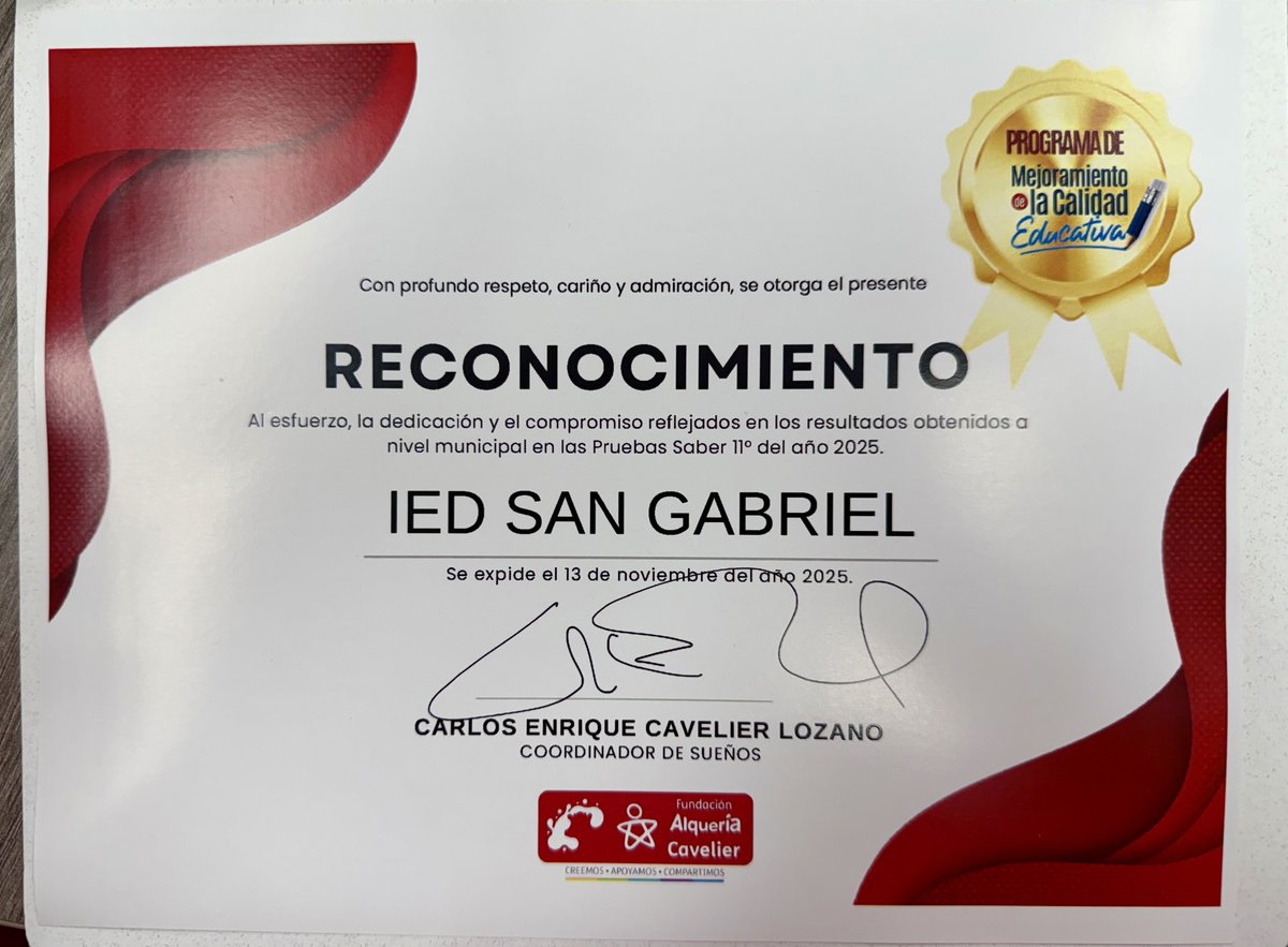 sangabrielcajic's tweet photo. Gracias por el reconocimiento al Colegio San Gabriel @CECavelier @FundAlqueriaCav @JorgeEmilioRey @SecEducaCundi #PROMCE @CEINFES https://t.co/2jojLRAphj