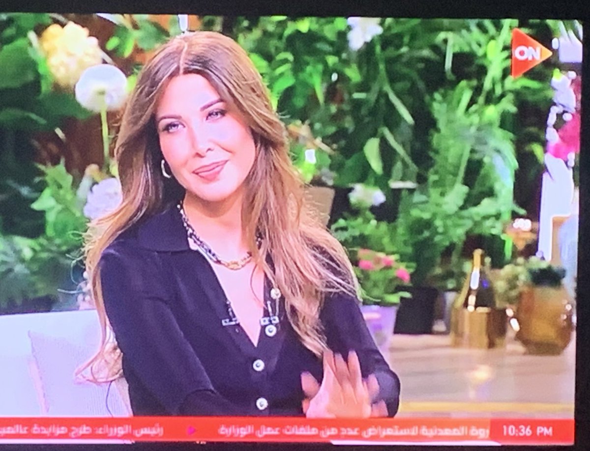 zeinahd7's tweet photo. @NancyAjram ما في احلى من سهره الخميس مع نجمه الجماهير نانسي عجرم … حلقه كتير حلوه … خفه دمك وجمالك وصوتك ننوس 😘😘❤️❤️❤️❤️ https://t.co/F3K32efWII