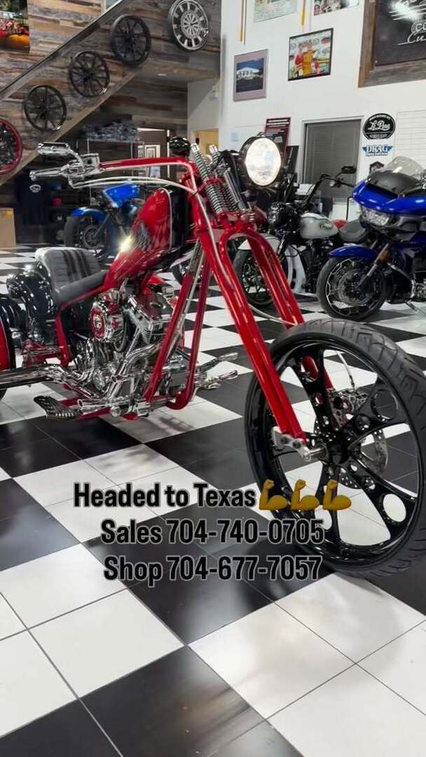 SCCBikes's tweet image. MR. Hamiltons hot rods are headed back home to Texas 💪💪💪 #southerncountrycustoms #onlythebaddest #oftenimitatedneverduplicated #fitandfinish
