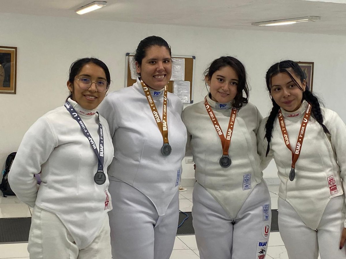 buap_fcc's tweet image. 🤺 ¡Orgullo FCC! 🎉
Nuestros estudiantes destacaron en esgrima, sumando 3 medallas para la BUAP:
🥈 Jorge Mauricio Sandoval – Sable
🥉 Jorge Mauricio Sandoval  – Espada
🥉 Marina Daniela Cortés – Espada
🥉 Samuel Fernando Tapia – Florete
👏 ¡Felicidades por su entrega 
#buap