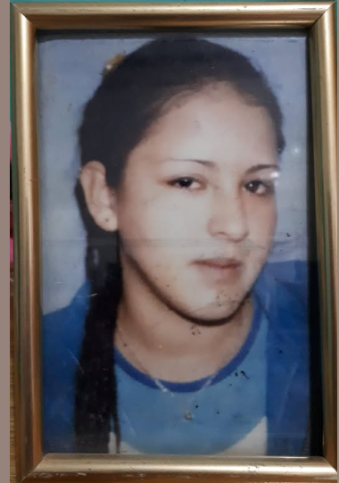 desaparecidaorg's tweet photo. Hola busco a mi hija desde el 20/6/2004, tenía 15 años vivía en Villa albertina partido de lomas hice la denuncia en el juzgado de lomas y nunca me ayudaron en su búsqueda. Se llama Laura Marisa González vivia con su mamá su padrastro y otros hermanitos. Ella salió ... (SIGUE) https://t.co/pJ940CM2cB