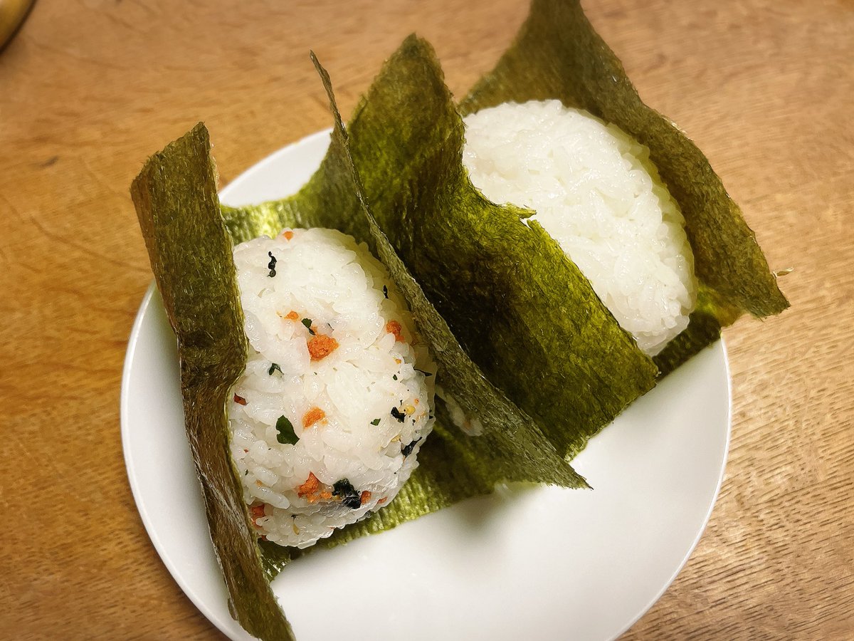 おはようございます☁️
今日のおにぎり🍙

金曜日、あと少しがんばろー😊

#OnigiriAction