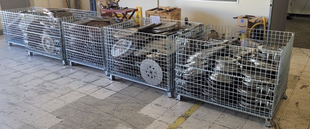 ReecycleInc's tweet image. Collection team picked up 2 tonnes of scrap REE permanent magnets that were from electric motors today that will be recycled in our demonstration plant in 1Q 2026.