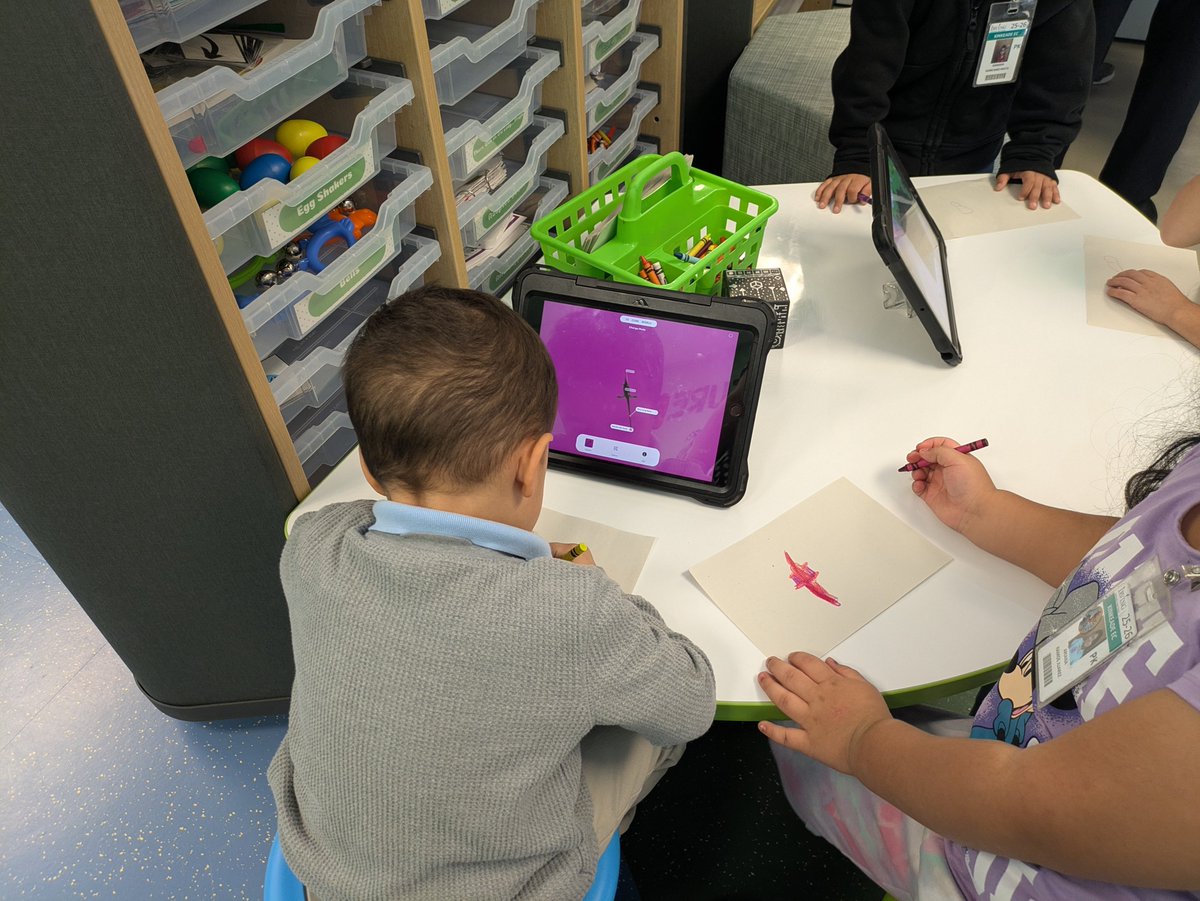 librarian_le20's tweet image. It&apos;s Dino-vember! Ss used @mergeedu cubes to meet some of their favorite dinosaurs and explore the differences between dinos that lived in the air, sea, and land. 🦖
@KinkeadeECS @IrvingLibraries