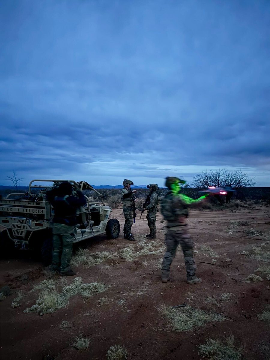 SkydioHQ's tweet image. X10D systems are headed to @usairforce Tactical Air Control Party (TACP) and Explosive Ordnance Disposal (EOD) units. 🇺🇸 
skydio.com/blog/USAF-Awar…