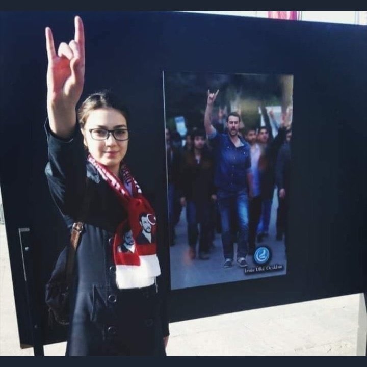 Bir yiğit ardından, 3918. gün.
Gizem Kılıç ardından 2557. Gün

Siz artık, sizin gibi vatanını canından çok seven insanların kirlenmemiş mavi gökyüzünde bir yıldızsınız...

Unutma, unutturma. 

#GizemKılıç
#FıratYılmazÇakıroğlu