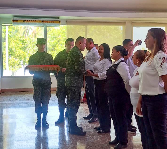 ejercito_COPER's tweet image. 🎖️ Cada año de servicio es una muestra de lealtad y compromiso.

El Comando de Personal del @COL_EJERCITO, a través de la Dirección de Familia y Bienestar, en el Centro Recreacional #SanFernando de Santa Marta condecoró al personal civil con las medallas correspondientes a los