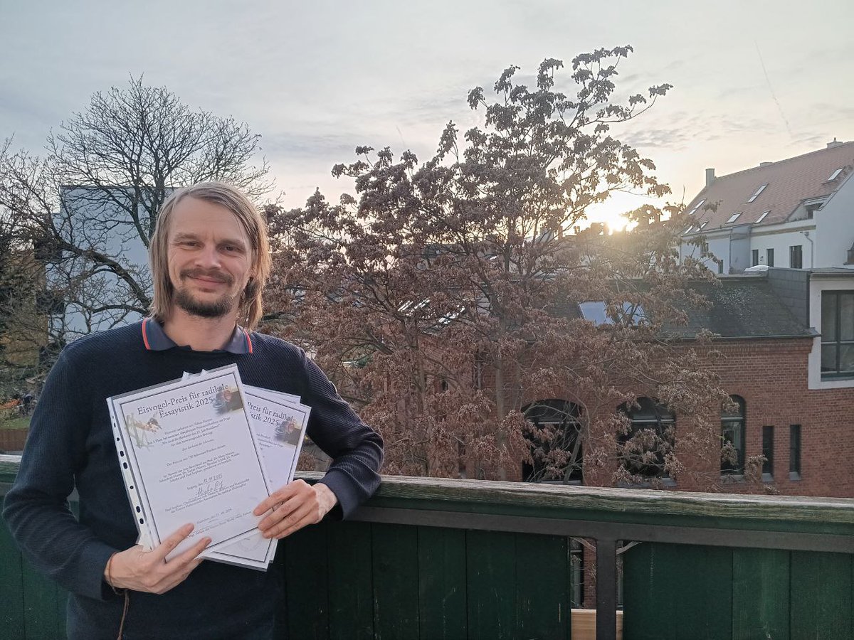 Natürlich erhalten die Gewinnes des #Eisvogel-Preises noch eine ordentliche Urkunde.

#Barbaren #NIETZSCHE