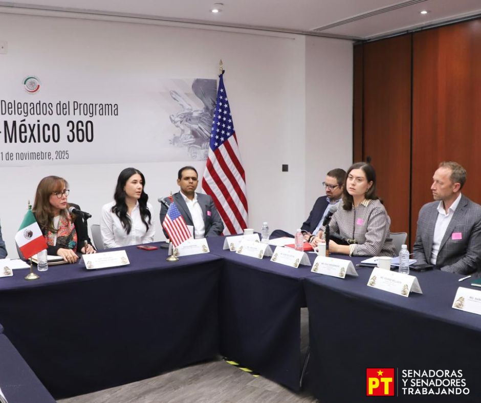 📢#Entérate || La senadora <a href="/yeidckol/">Yeidckol Polevnsky</a> Polevnsky  recibió en el Senado de la República a empresarios de Estados Unidos, quienes son delegados del programa U.S.-México 360 🇲🇽🇺🇸, destinado a promover el diálogo entre líderes mexicanos y estadounidenses.
📸