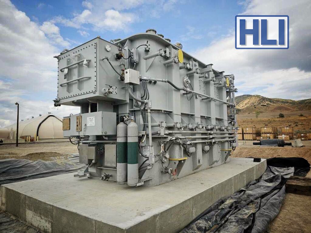 HLI_rail's tweet image. A scenic setting for a precise operation. Proud of our team for safely delivering this transformer!

#HeavyHaul #HeavyTransport #OversizeLoad #ProjectCargo #HeavyEquipment #HeavyEquipmentOperators #PowerTransformer #IndustrialTransport #Precision #Teamwork #MountainViews