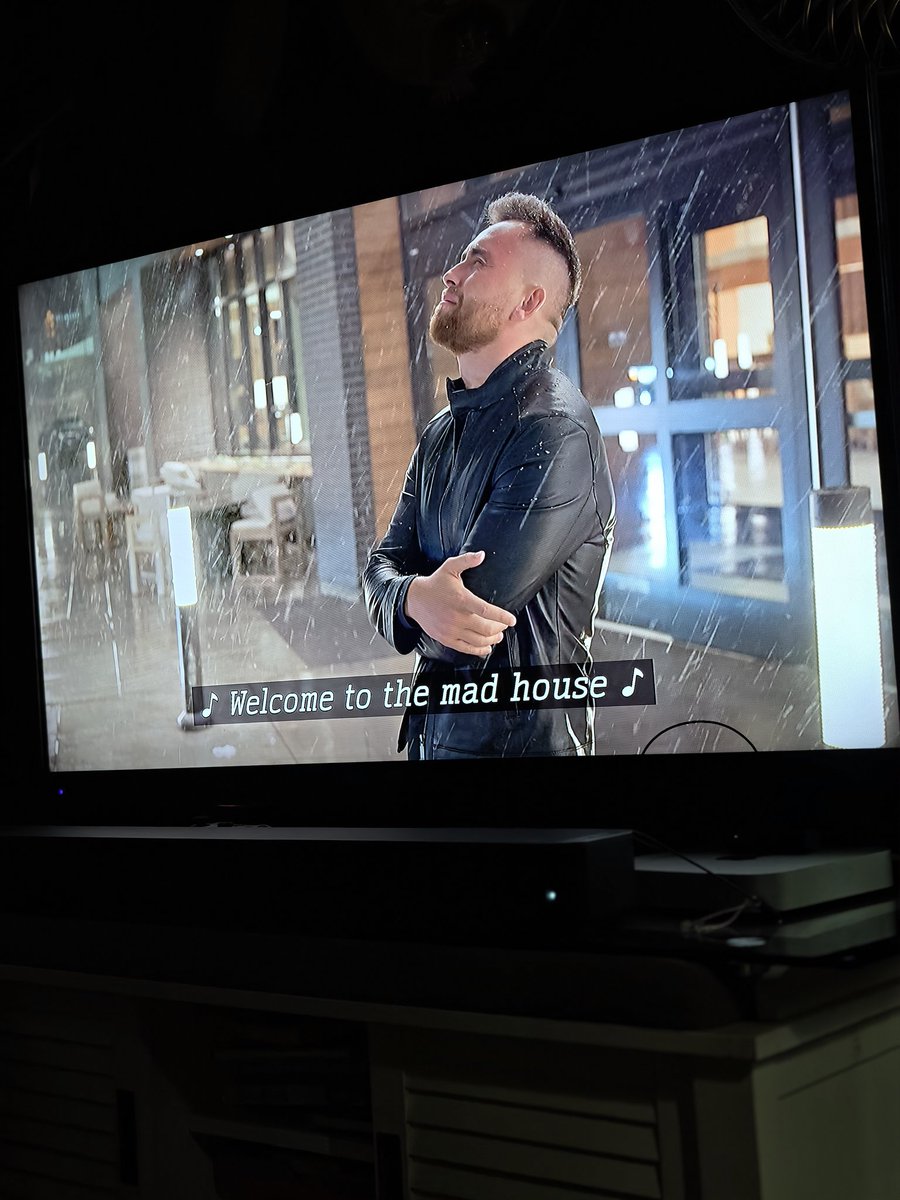 imjustn3tte's tweet photo. Ohhh he's definitely going to milk it this season. 

#TheSecretLivesOfMormonWives https://t.co/anpY5h7Ste